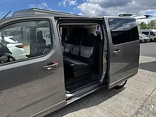 Used 2019 Citroen Spacetourer Feel M Platinum Grey Metallic - Interior and Exterior details 18