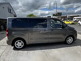 Used 2019 Citroen Spacetourer Feel M Platinum Grey Metallic - Interior and Exterior details 6