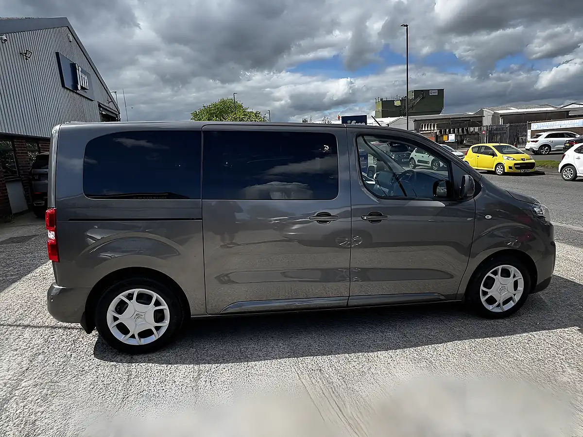 Used 2019 Citroen Spacetourer Feel M Platinum Grey Metallic - Interior and Exterior details 6