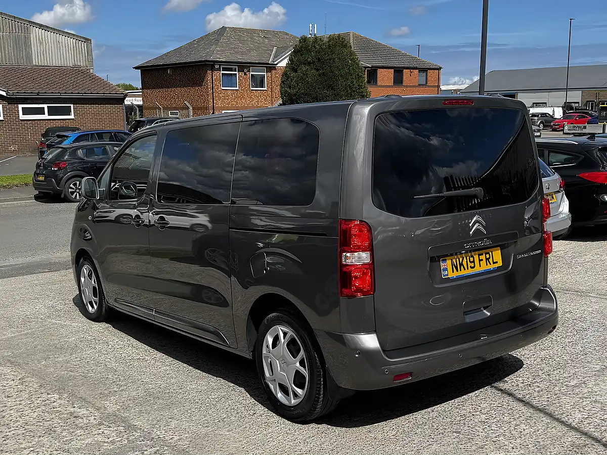 Used 2019 Citroen Spacetourer Feel M Platinum Grey Metallic - Interior and Exterior details 9
