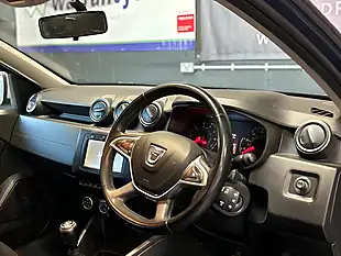 Used 2019 Dacia Duster Comfort 4WD Blue - Interior and Exterior details 10