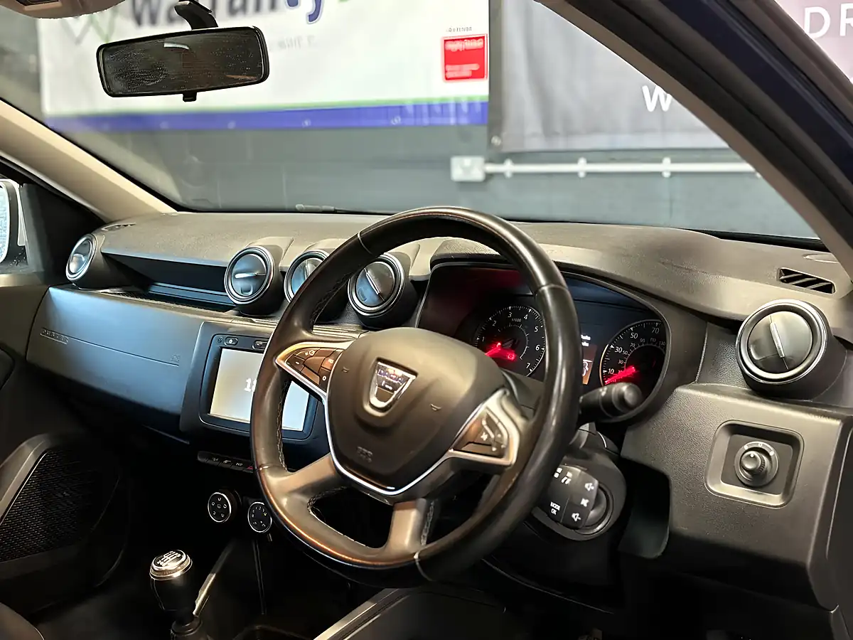 Used 2019 Dacia Duster Comfort 4WD Blue - Interior and Exterior details 10