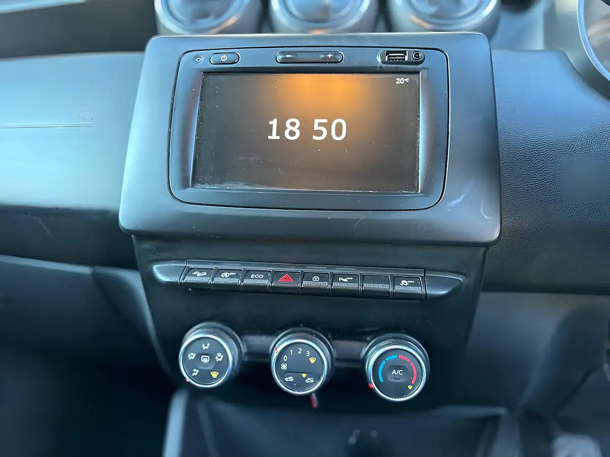 Used 2019 Dacia Duster Comfort 4WD Blue - Interior and Exterior details 19