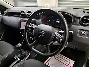 Used 2019 Dacia Duster Comfort Black - Interior and Exterior details 5