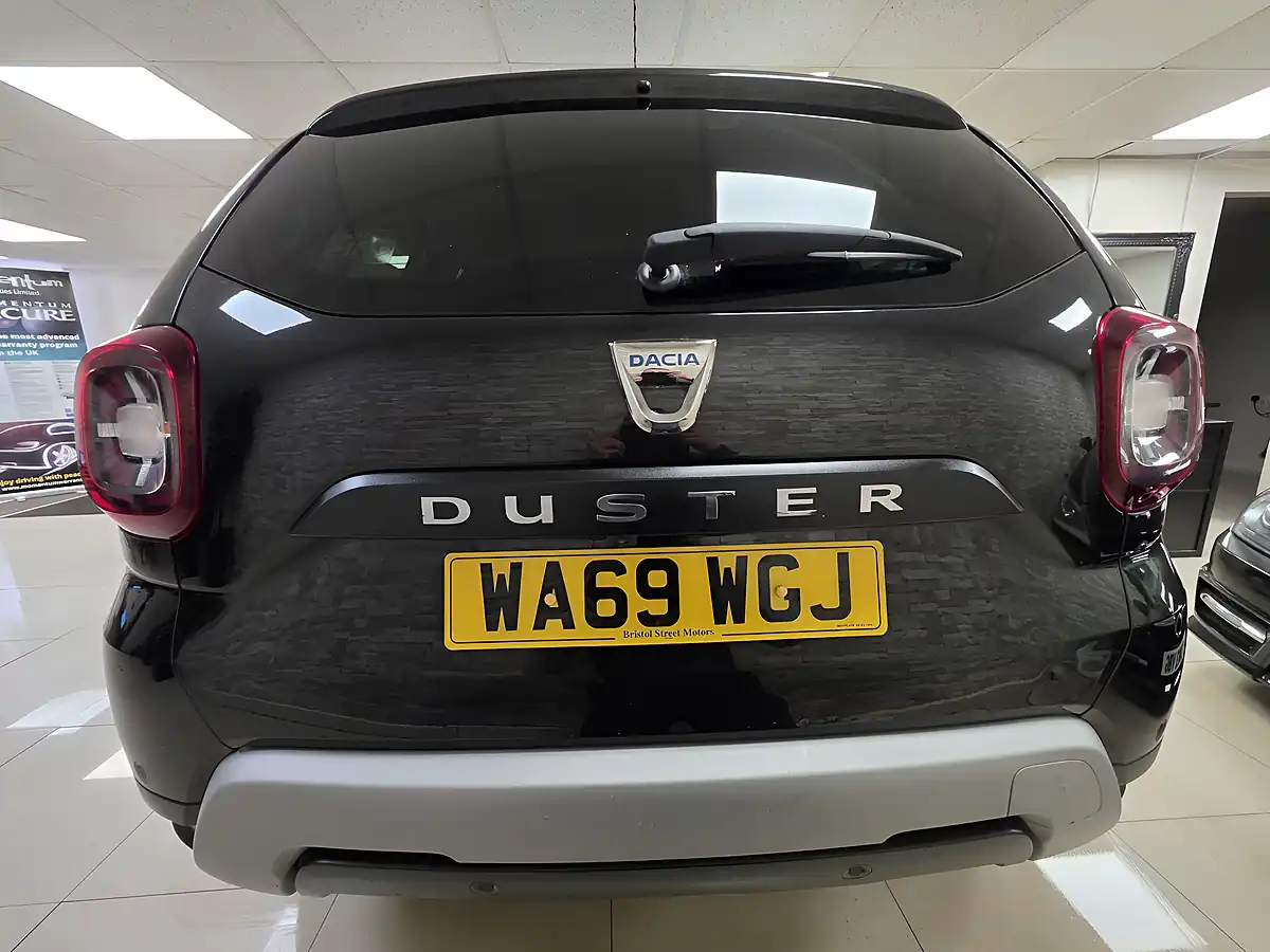 Used 2019 Dacia Duster Comfort Black - Interior and Exterior details 6