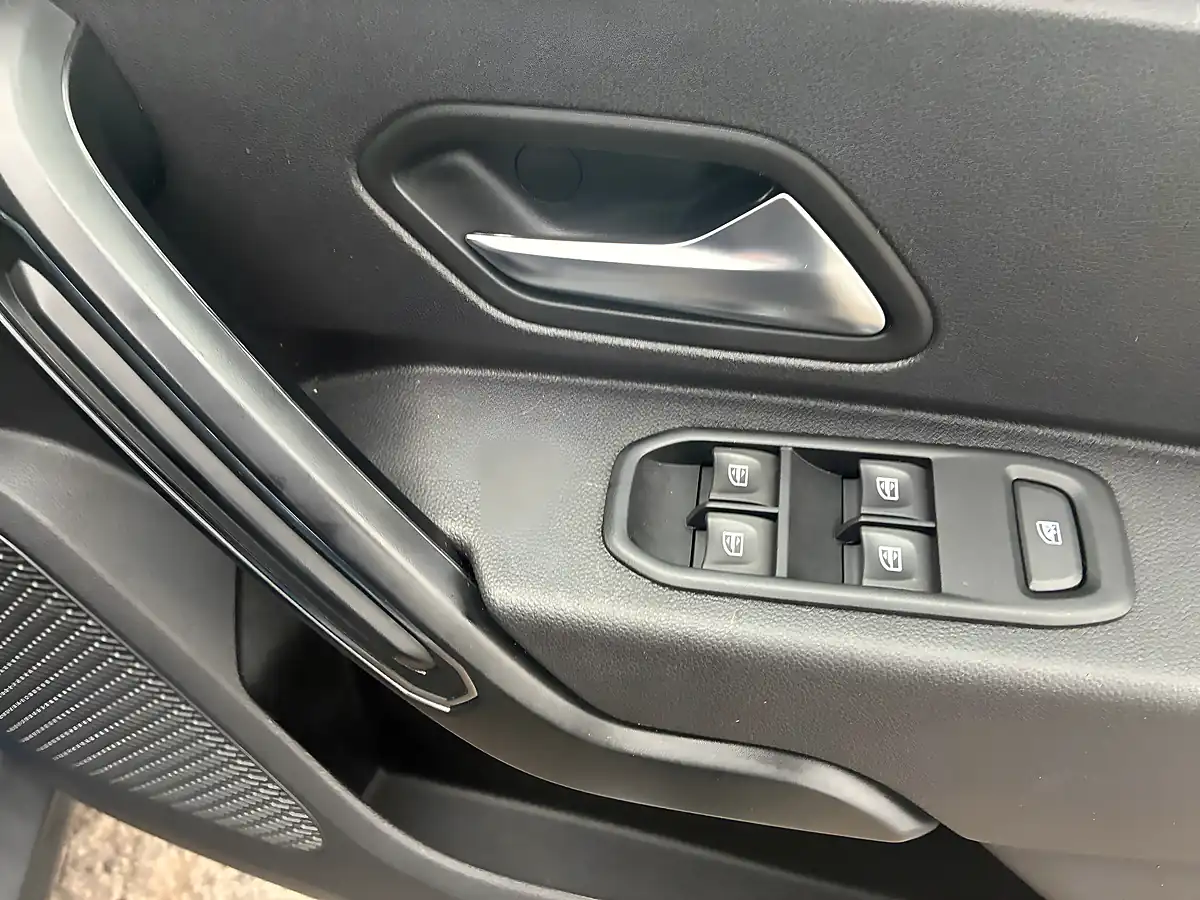 Used 2019 Dacia Duster Comfort Blue - Interior and Exterior details 14