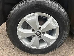 Used 2019 Dacia Duster Comfort Blue - Interior and Exterior details 7