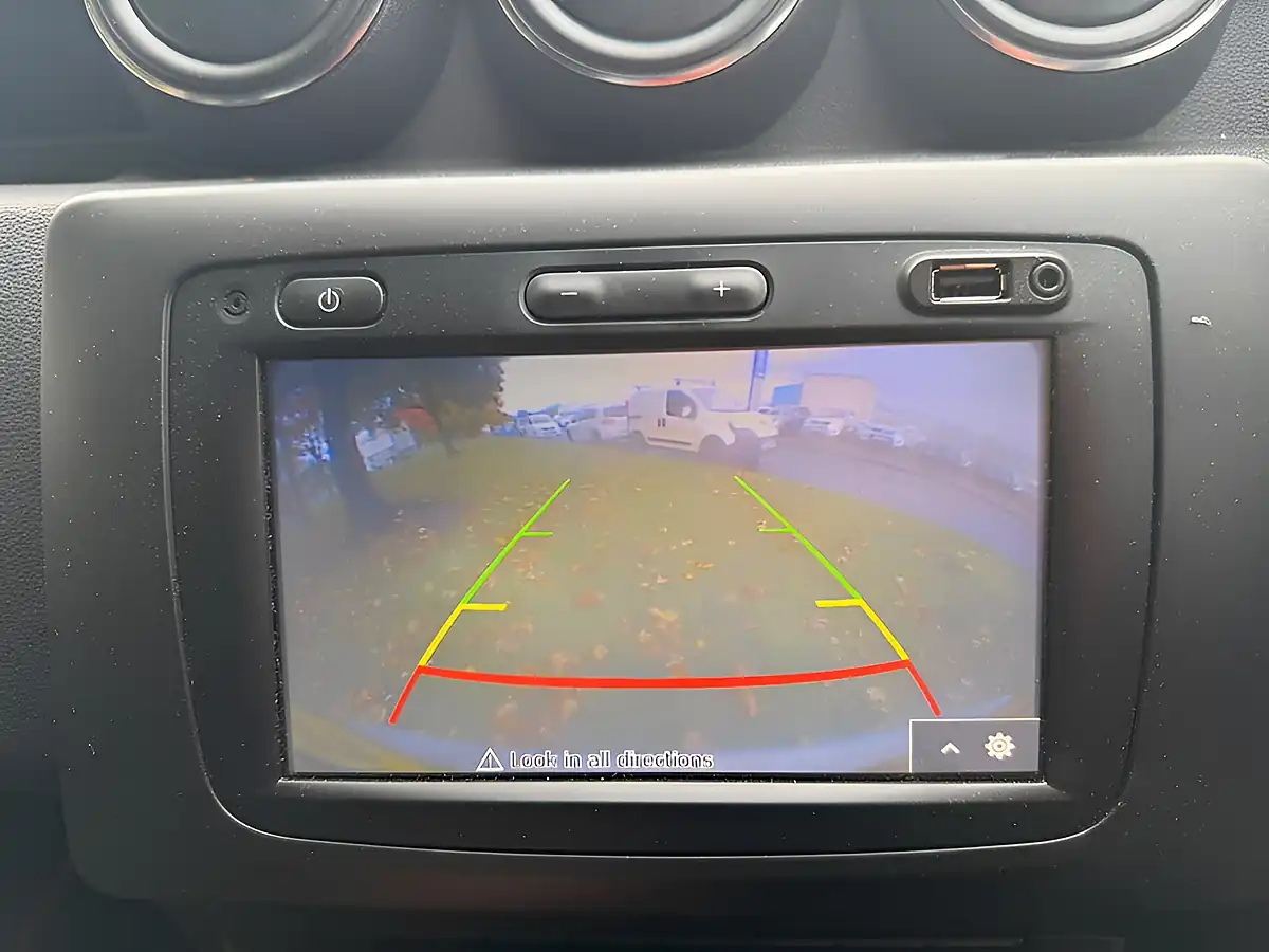 Used 2019 Dacia Duster Comfort Desert Orange - Interior and Exterior details 10