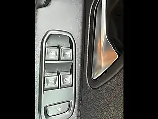 Used 2019 Dacia Duster Comfort Desert Orange - Interior and Exterior details 15