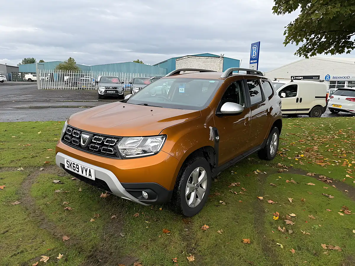 Used 2019 Dacia Duster Comfort Desert Orange - Interior and Exterior details 3