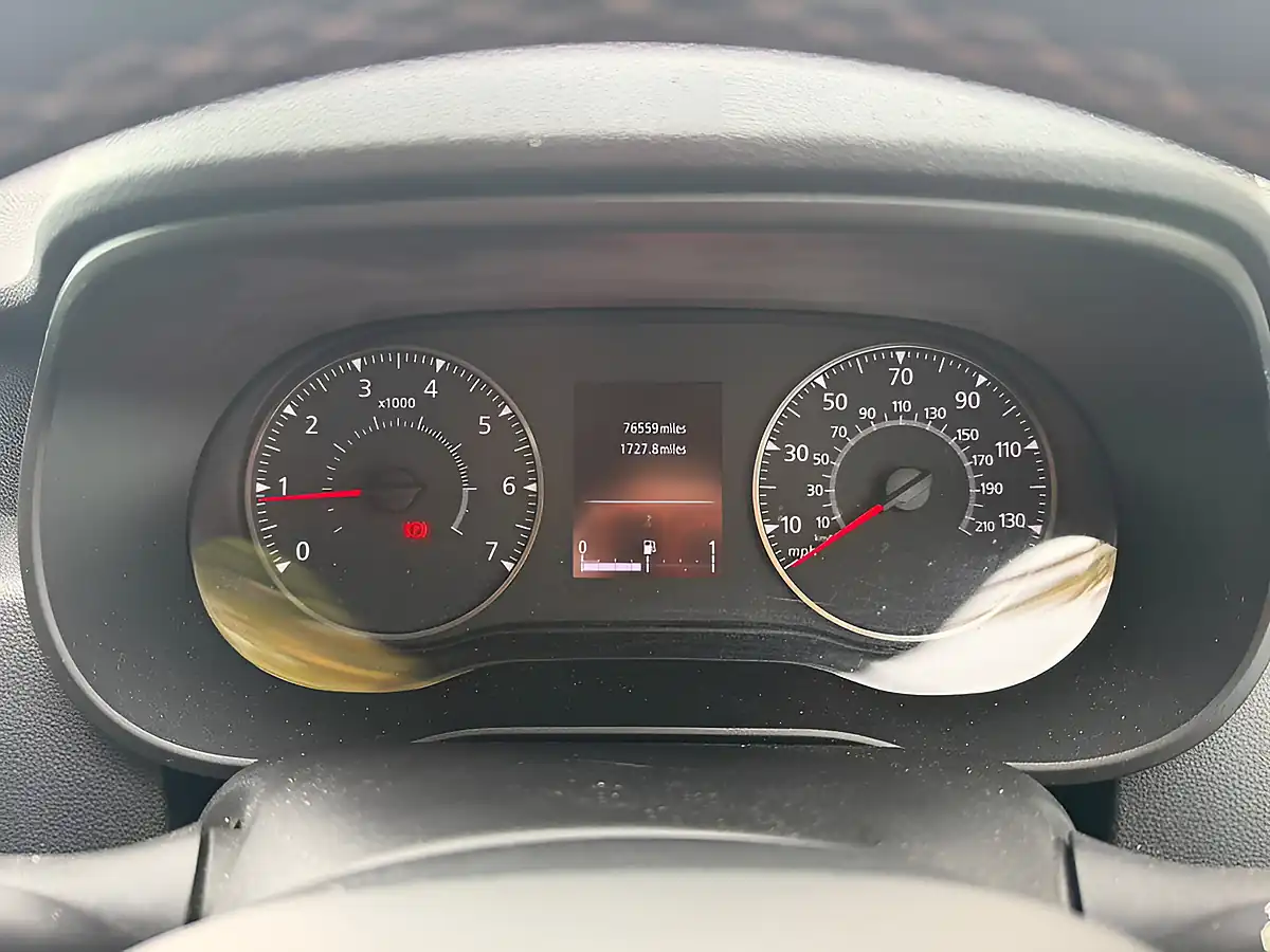 Used 2019 Dacia Duster Comfort Desert Orange - Interior and Exterior details 5