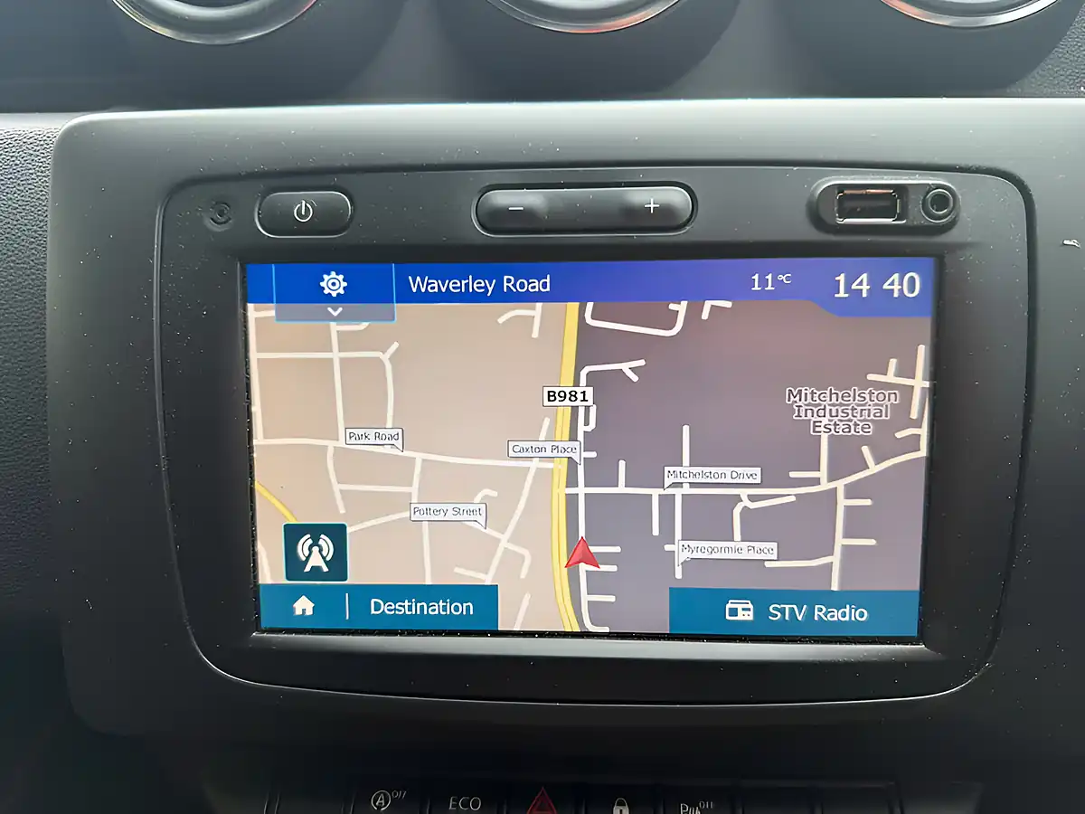 Used 2019 Dacia Duster Comfort Desert Orange - Interior and Exterior details 9