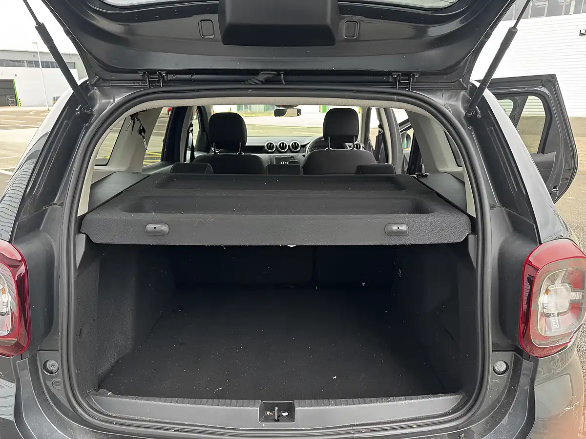 Used 2019 Dacia Duster Comfort Grey - Interior and Exterior details 15