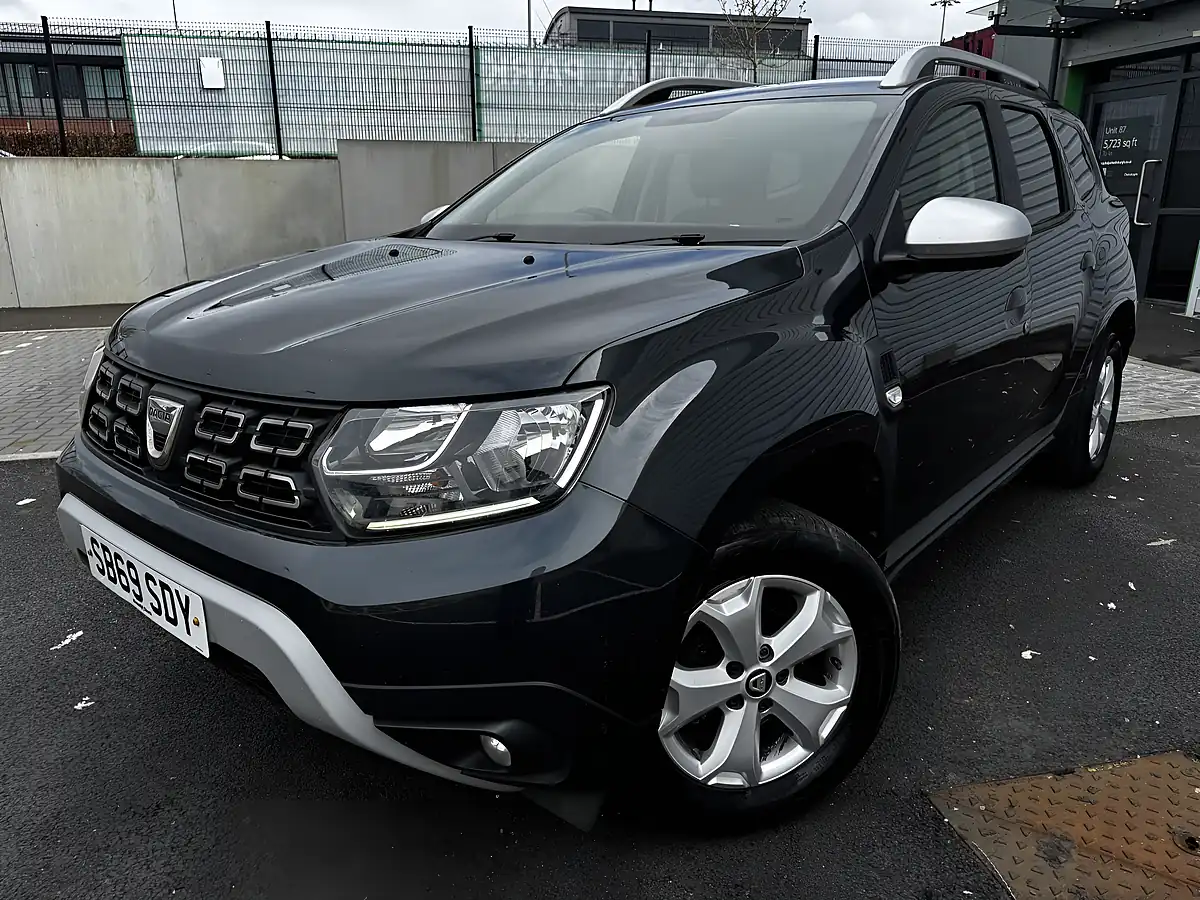 Used 2019 Dacia Duster Comfort Grey - Interior and Exterior details 4