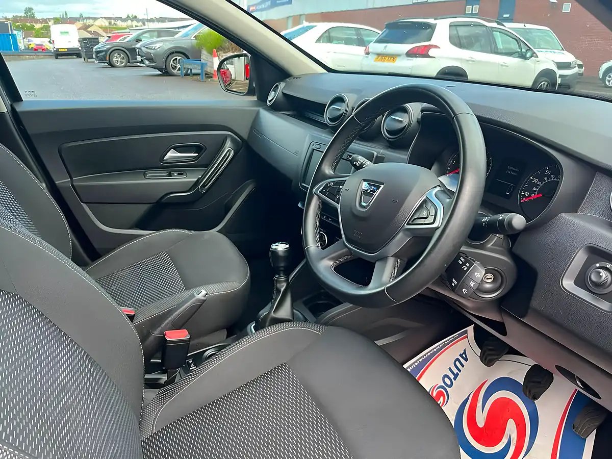 Used 2019 Dacia Duster Comfort Grey - Interior and Exterior details 10