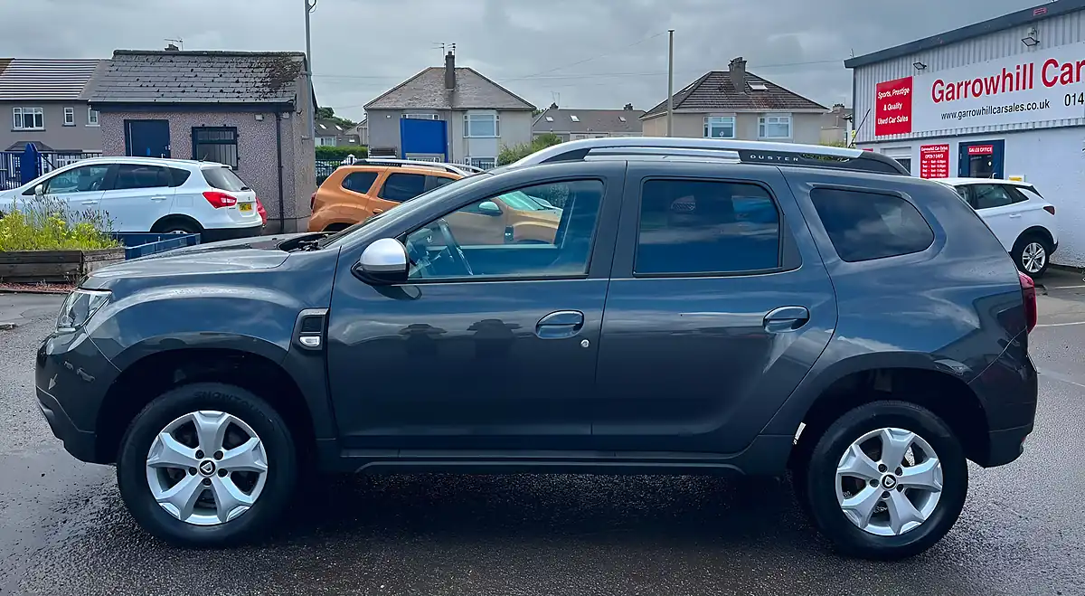Used 2019 Dacia Duster Comfort Grey - Interior and Exterior details 2