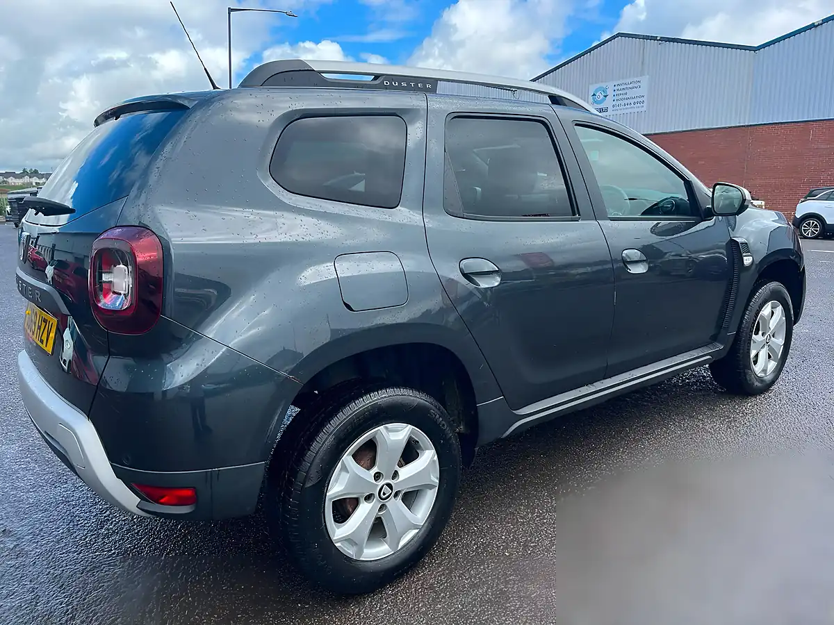 Used 2019 Dacia Duster Comfort Grey - Interior and Exterior details 4