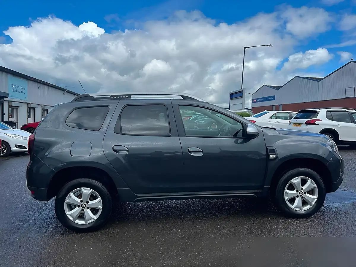 Used 2019 Dacia Duster Comfort Grey - Interior and Exterior details 6
