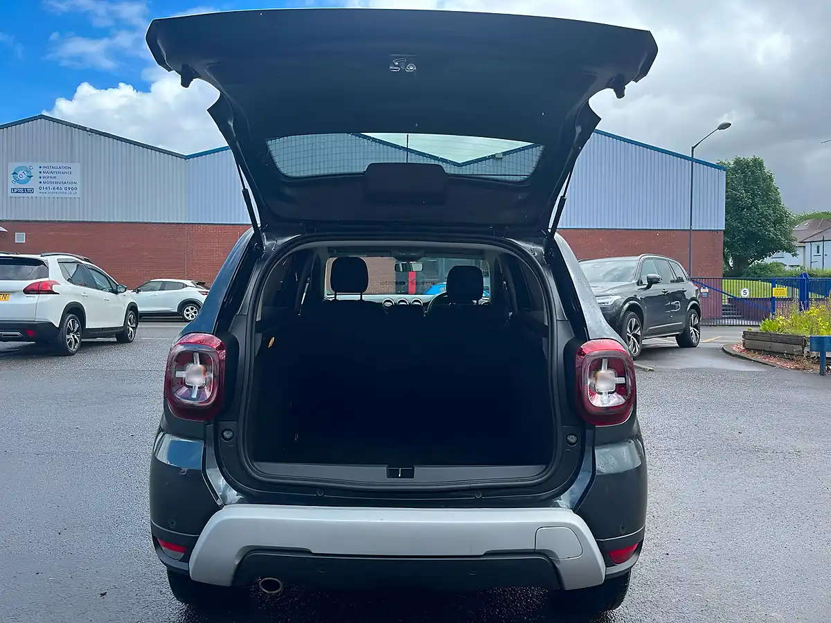 Used 2019 Dacia Duster Comfort Grey - Interior and Exterior details 9