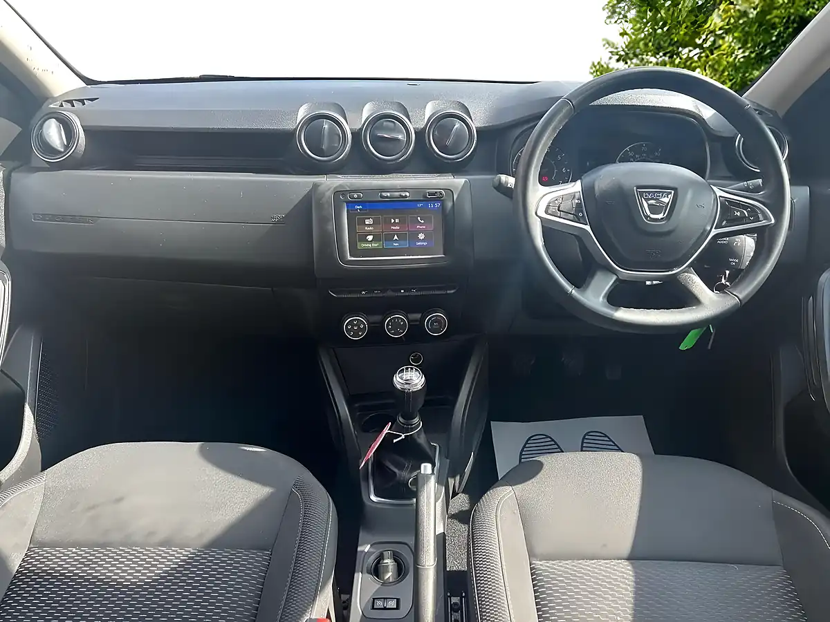 Used 2019 Dacia Duster Comfort Orange - Interior and Exterior details 10
