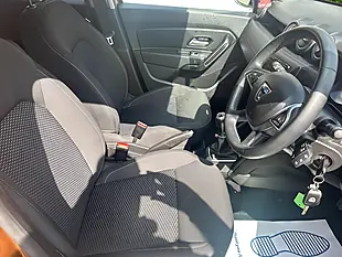 Used 2019 Dacia Duster Comfort Orange - Interior and Exterior details 11