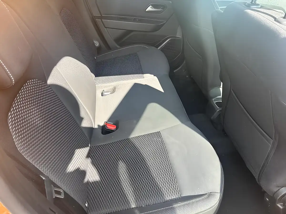 Used 2019 Dacia Duster Comfort Orange - Interior and Exterior details 15