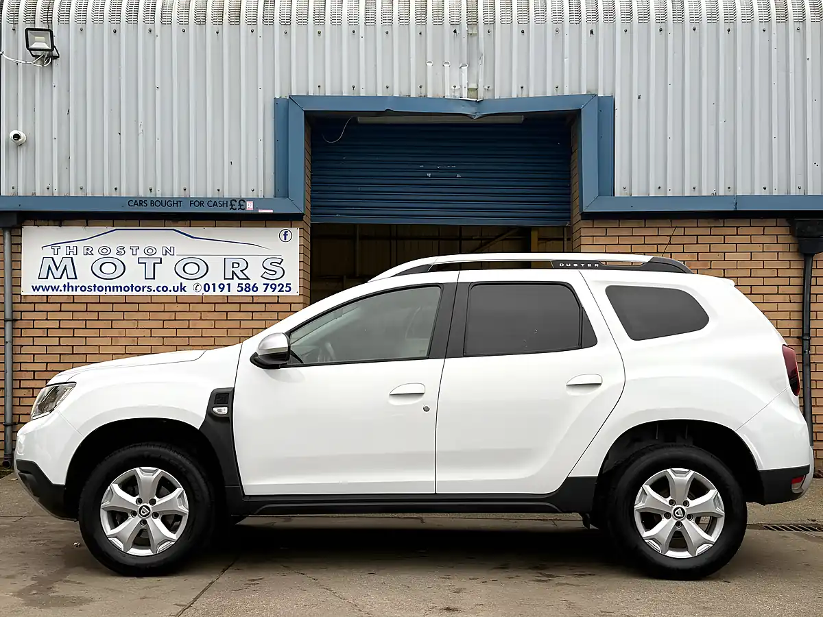 Used 2019 Dacia Duster Comfort White - Interior and Exterior details 5