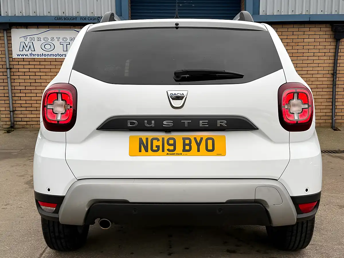 Used 2019 Dacia Duster Comfort White - Interior and Exterior details 8