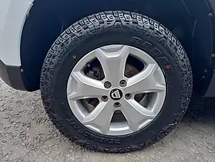 Used 2019 Dacia Duster Comfort White - Interior and Exterior details 10