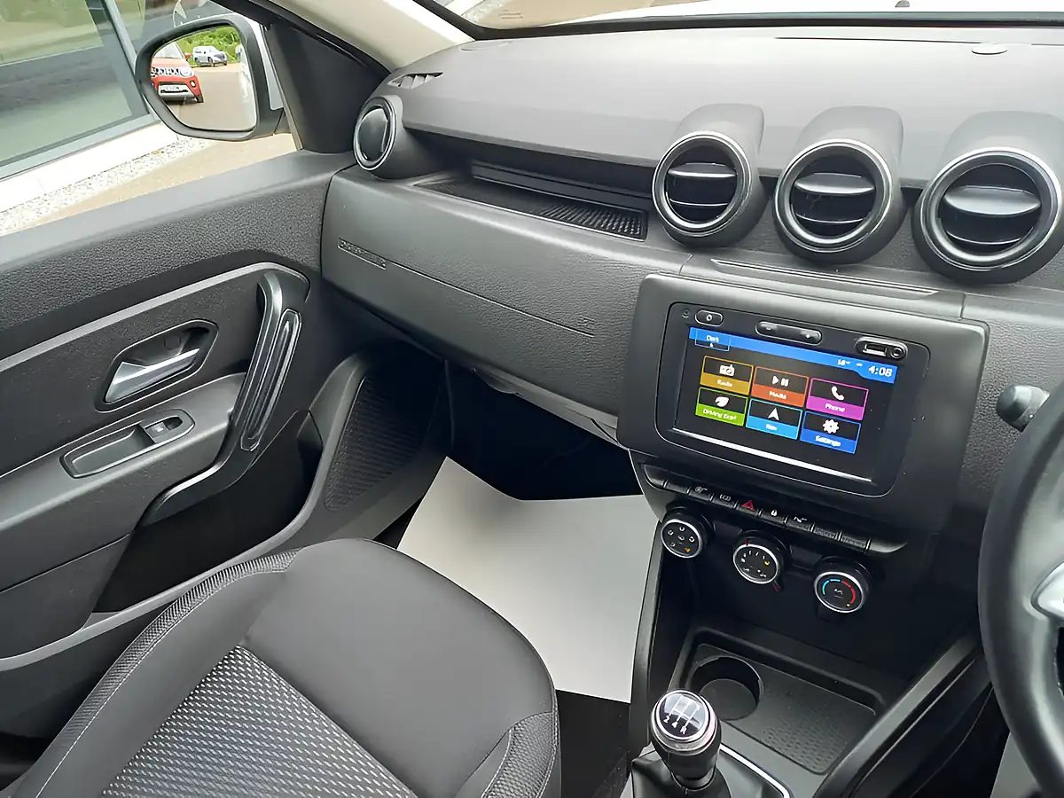 Used 2019 Dacia Duster Comfort White - Interior and Exterior details 16