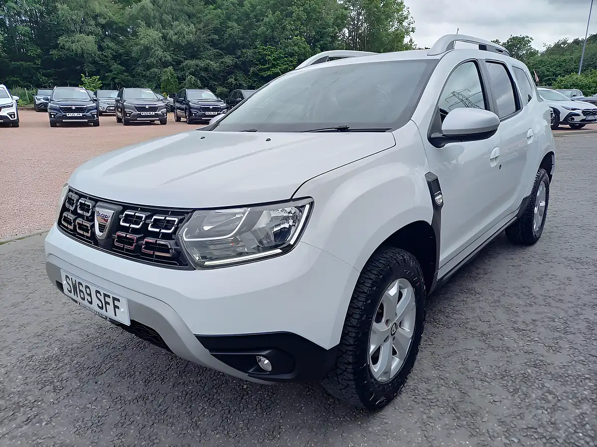 Used 2019 Dacia Duster Comfort White - Interior and Exterior details 3