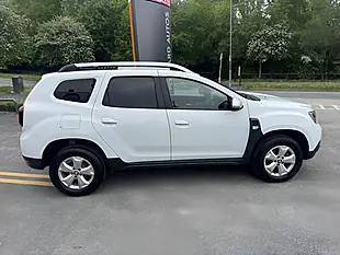 Used 2019 Dacia Duster Comfort White - Interior and Exterior details 3