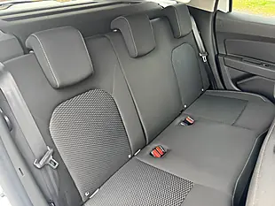 Used 2019 Dacia Duster Comfort White - Interior and Exterior details 6