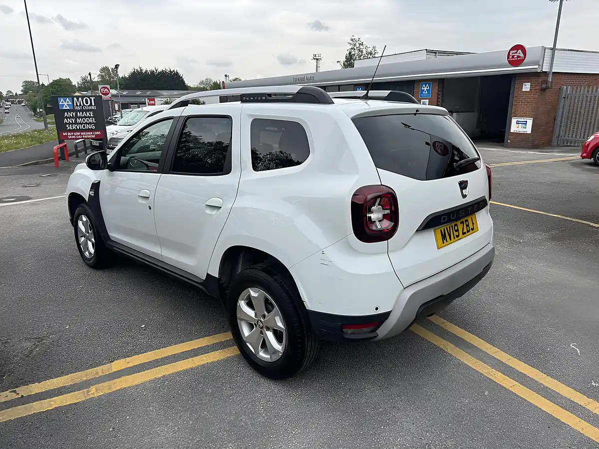 Used 2019 Dacia Duster Comfort White - Interior and Exterior details 7