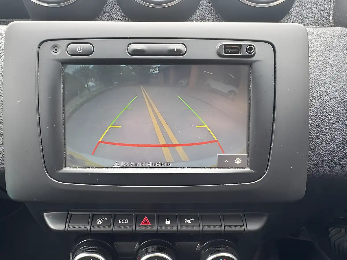 Used 2019 Dacia Duster Comfort White - Interior and Exterior details 8