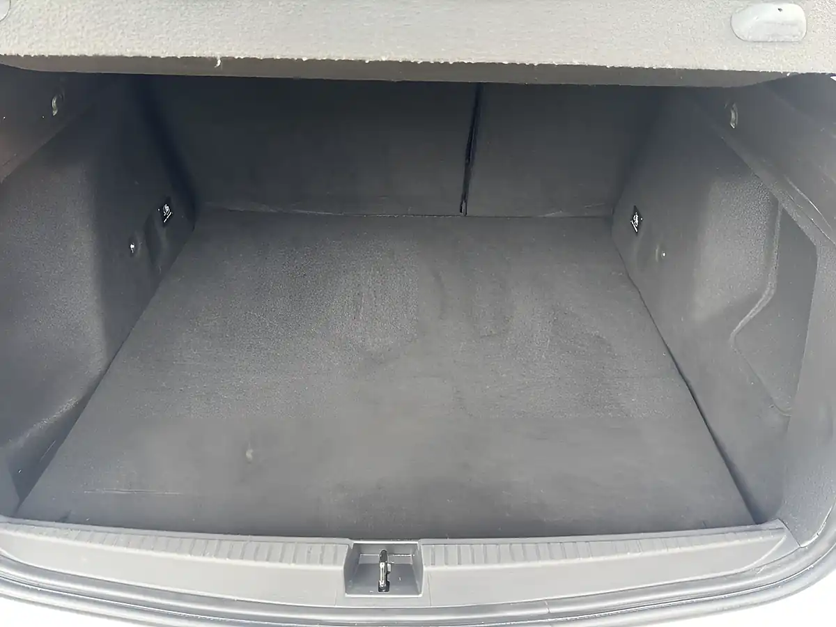 Used 2019 Dacia Duster Comfort White - Interior and Exterior details 9