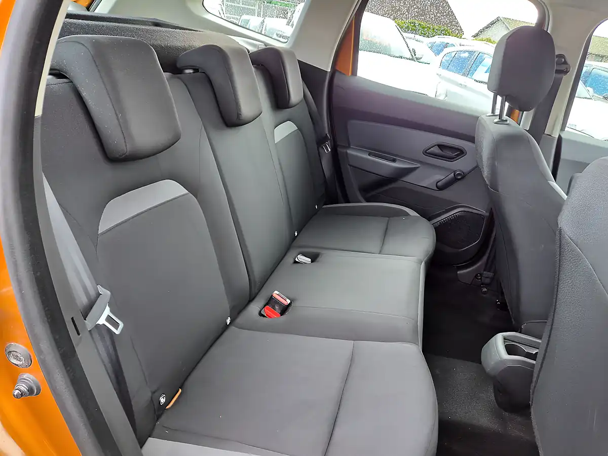 Used 2019 Dacia Duster Essential Desert Orange - Interior and Exterior details 15