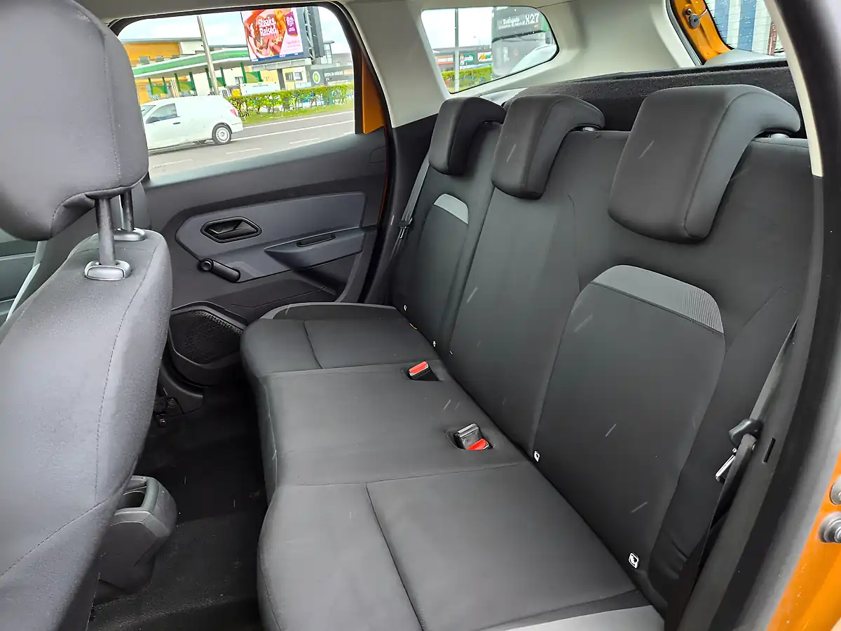 Used 2019 Dacia Duster Essential Desert Orange - Interior and Exterior details 16