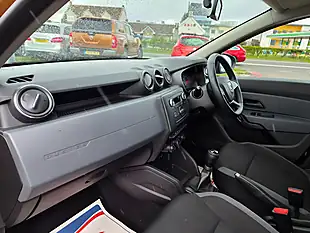 Used 2019 Dacia Duster Essential Desert Orange - Interior and Exterior details 18