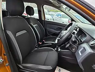 Used 2019 Dacia Duster Essential Desert Orange - Interior and Exterior details 7
