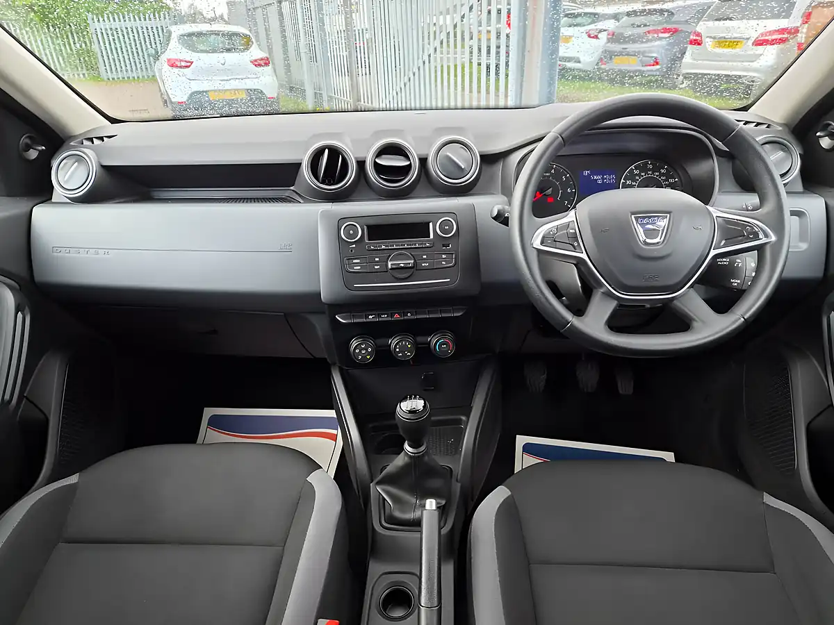 Used 2019 Dacia Duster Essential Desert Orange - Interior and Exterior details 9