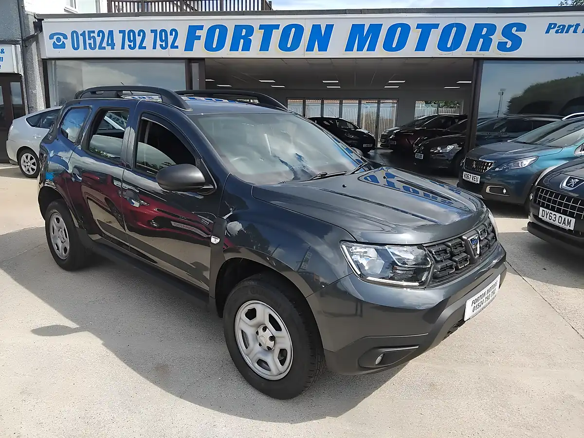 Used 2019 Dacia Duster Essential Grey - Front View