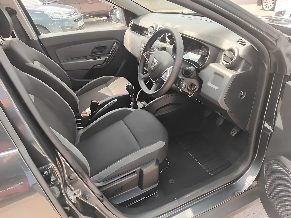 Used 2019 Dacia Duster Essential Grey - Interior and Exterior details 11