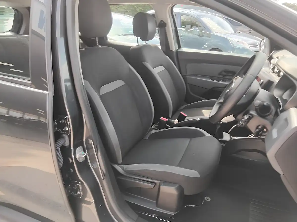 Used 2019 Dacia Duster Essential Grey - Interior and Exterior details 12
