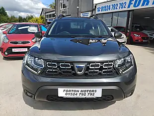 Used 2019 Dacia Duster Essential Grey - Interior and Exterior details 4