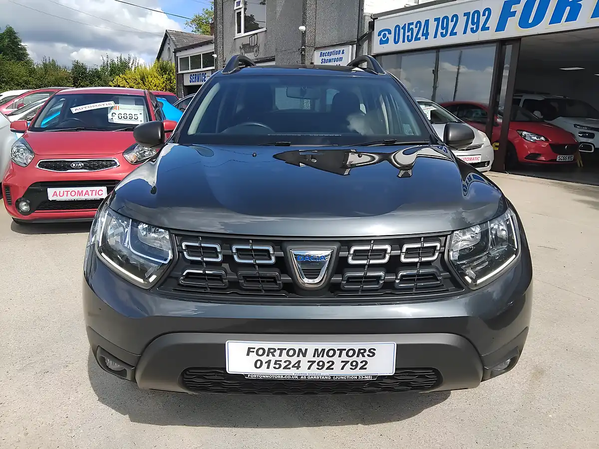 Used 2019 Dacia Duster Essential Grey - Interior and Exterior details 4