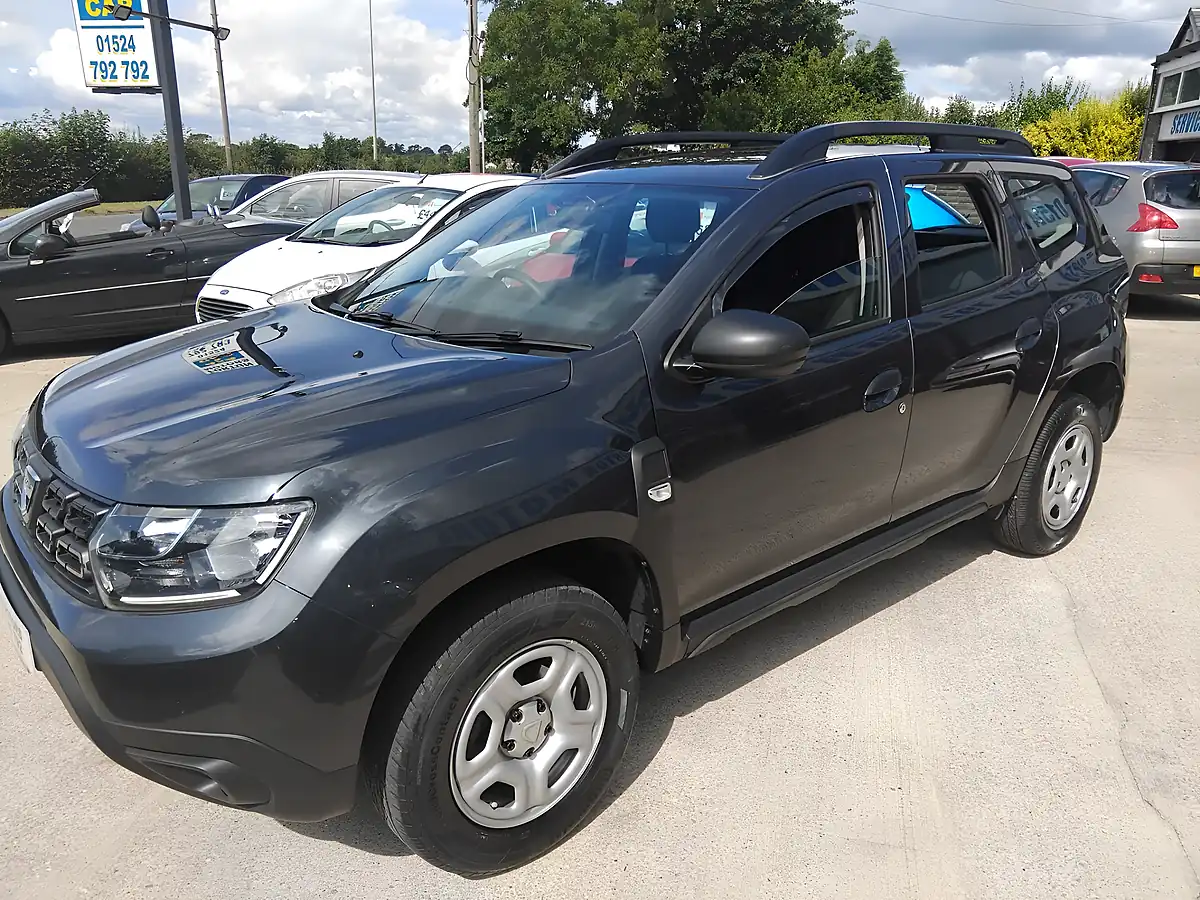 Used 2019 Dacia Duster Essential Grey - Interior and Exterior details 5