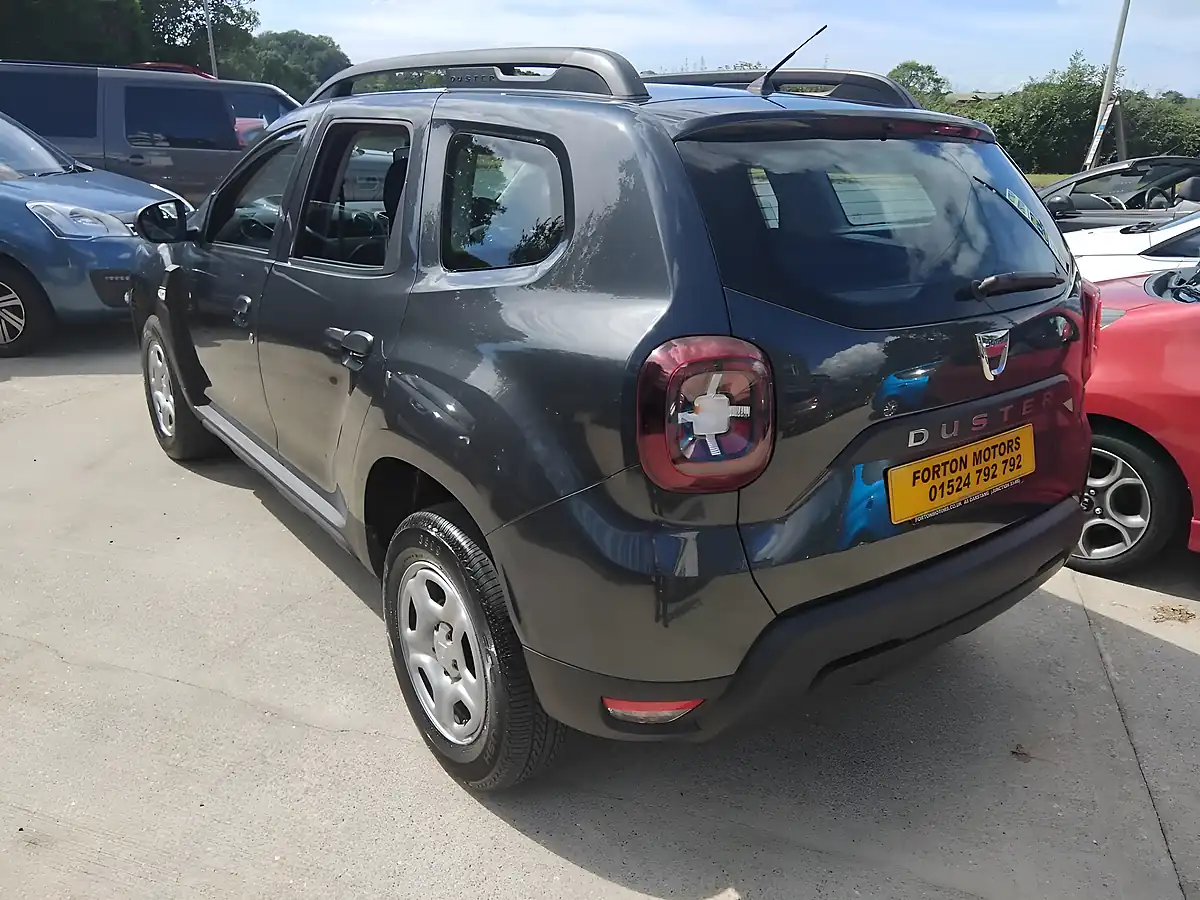 Used 2019 Dacia Duster Essential Grey - Interior and Exterior details 7