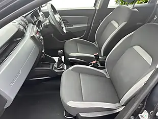 Used 2019 Dacia Duster Essential Grey - Interior and Exterior details 10