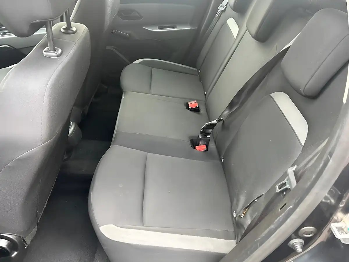 Used 2019 Dacia Duster Essential Grey - Interior and Exterior details 15